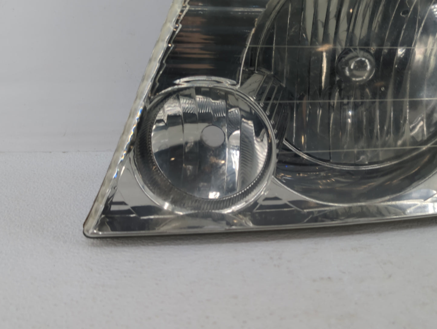 2002-2005 Ford Explorer Driver Left Oem Head Light Headlight Lamp - Oemusedautoparts1.com