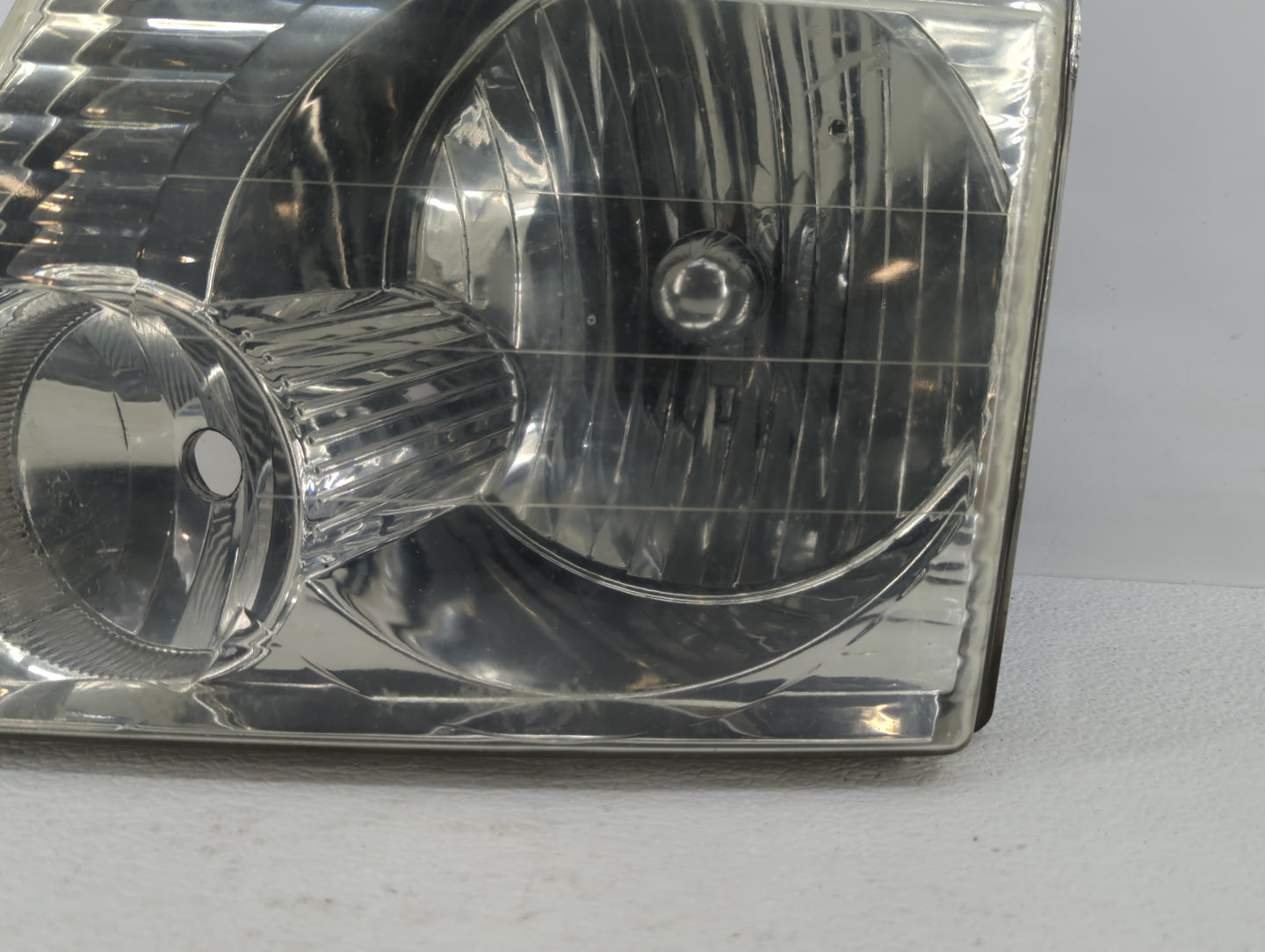 2002-2005 Ford Explorer Driver Left Oem Head Light Headlight Lamp - Oemusedautoparts1.com