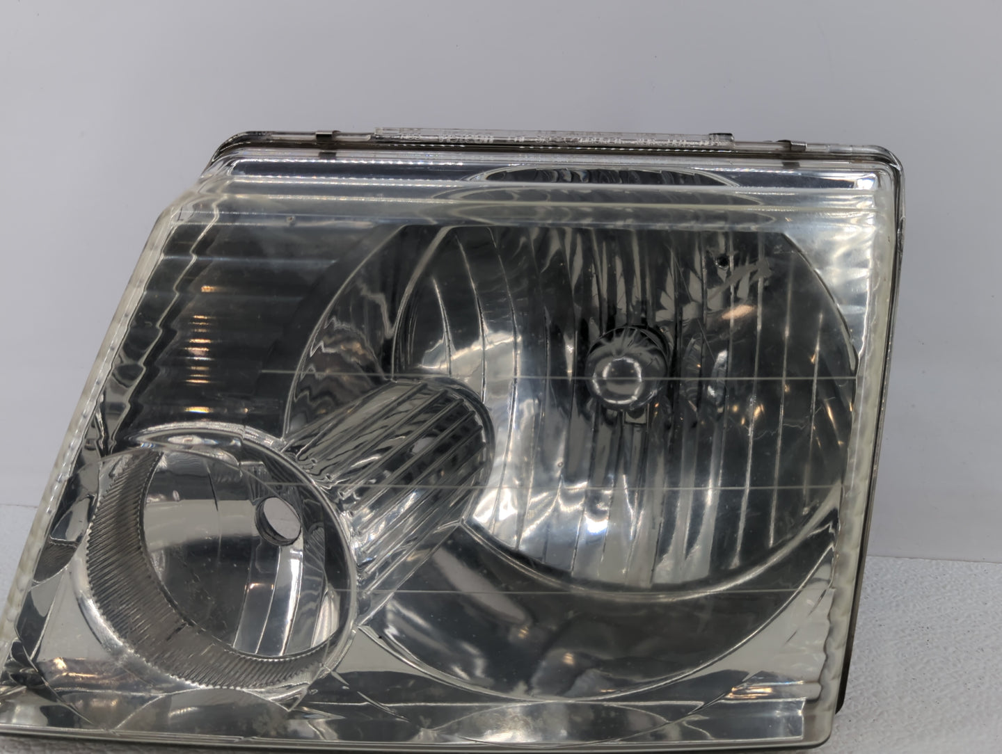2002-2005 Ford Explorer Driver Left Oem Head Light Headlight Lamp - Oemusedautoparts1.com