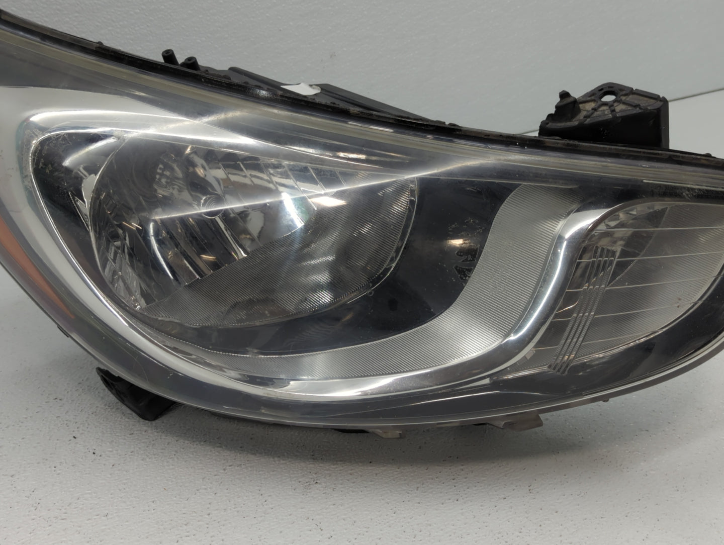 2002-2005 Ford Explorer Passenger Right Oem Head Light Headlight Lamp - Oemusedautoparts1.com