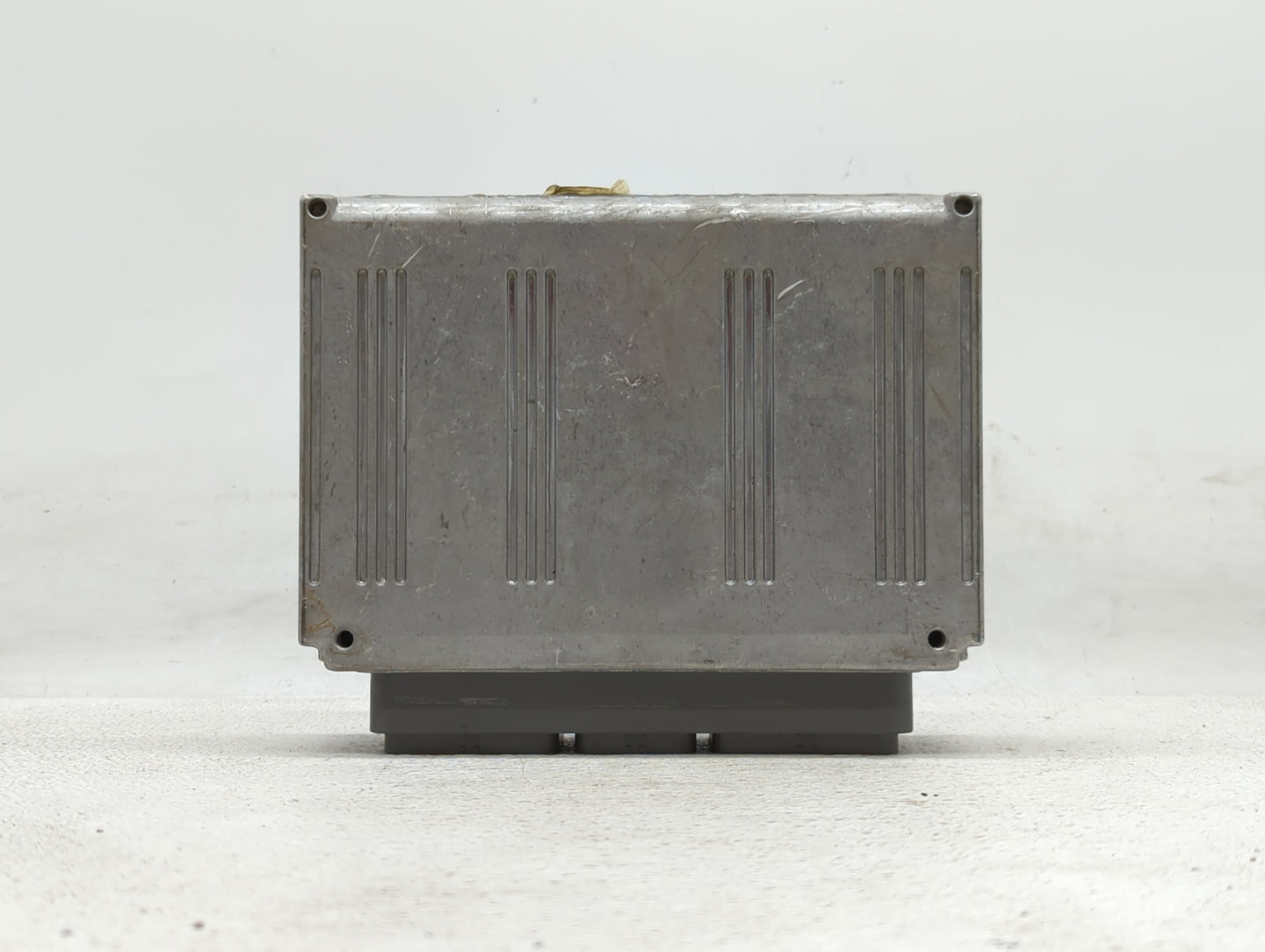 2002 Ford Explorer PCM Engine Control Computer ECU ECM PCU OEM P/N:1L2F-12A650-AGL 1L2F-12A650-AGF, 1L2F-12A650-AGM Fits OEM