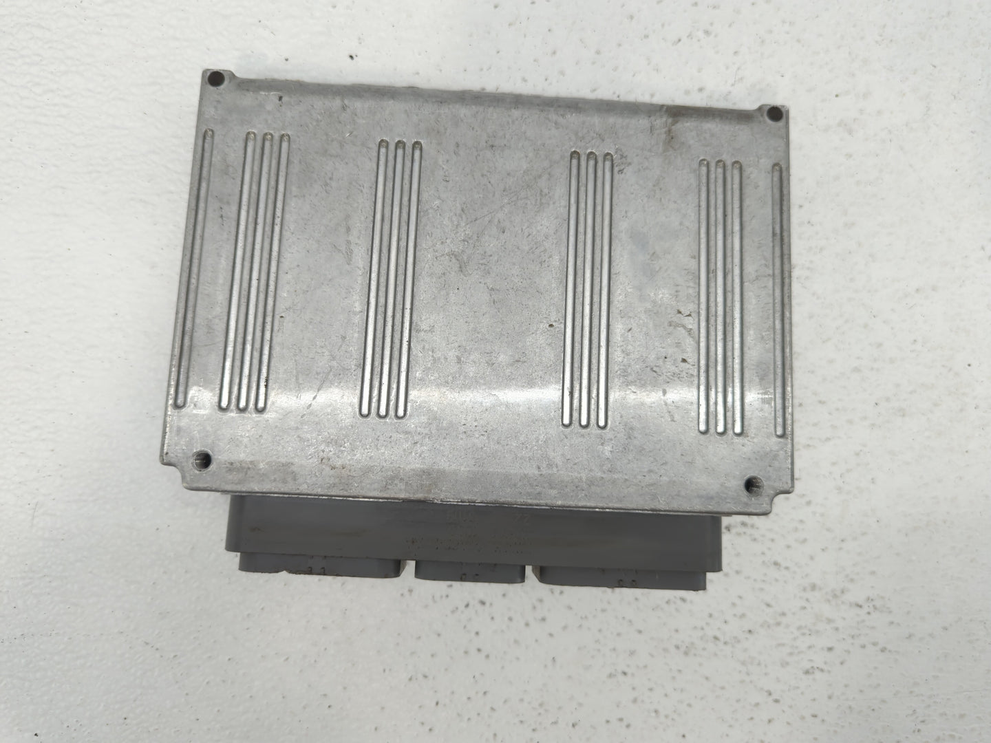 2002 Ford Explorer PCM Engine Control Computer ECU ECM PCU OEM P/N:1L2F-12A650-AGL 1L2F-12A650-AGF, 1L2F-12A650-AGM Fits OEM