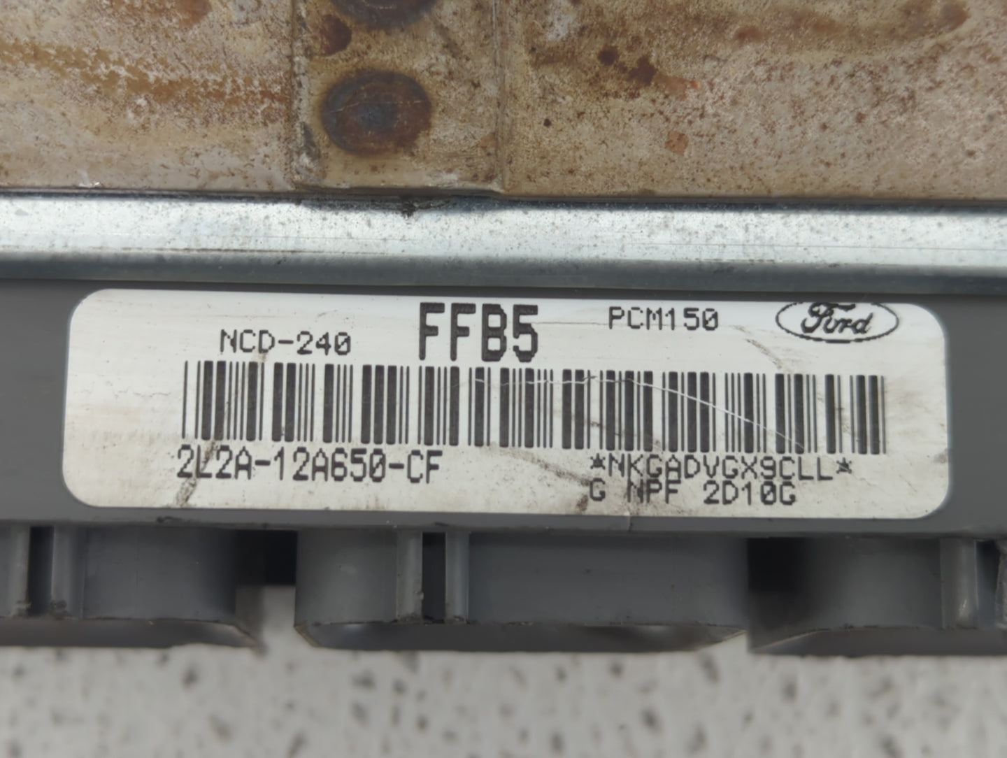2002 Ford Explorer PCM Engine Control Computer ECU ECM PCU OEM P/N:2L2A-12A650-CF Fits OEM Used Auto Parts - Oemusedautopart
