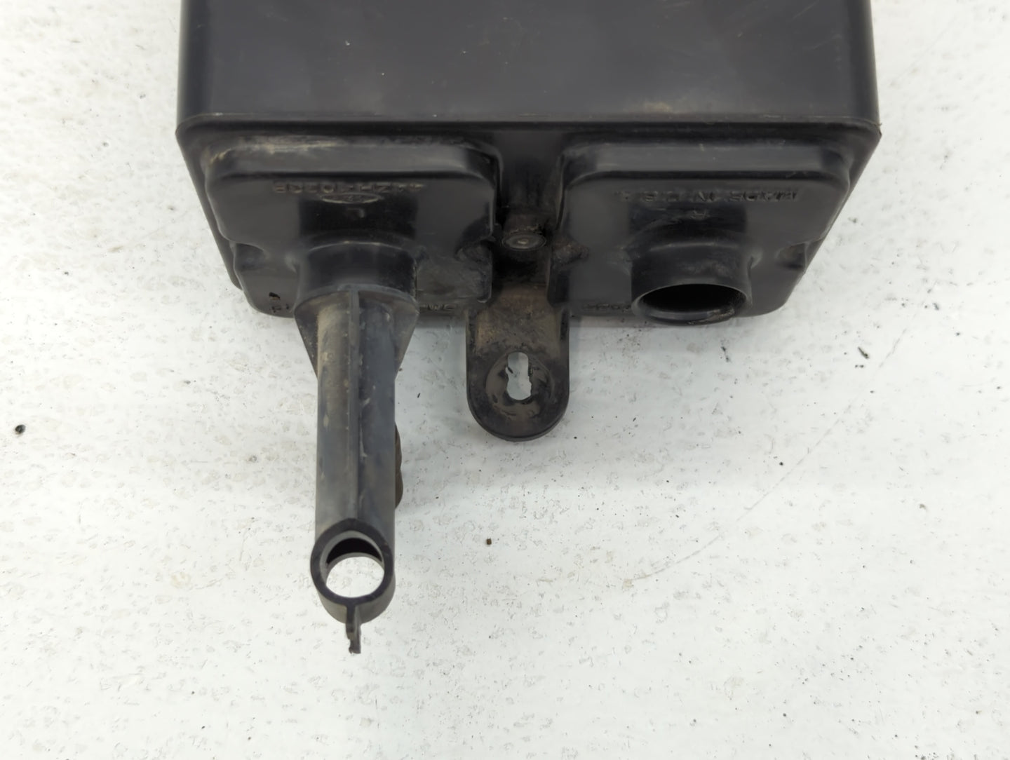 2002 Ford Explorer Fuel Vapor Charcoal Canister - Oemusedautoparts1.com