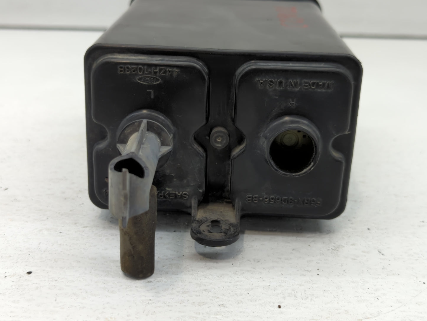 2002 Ford Explorer Fuel Vapor Charcoal Canister - Oemusedautoparts1.com