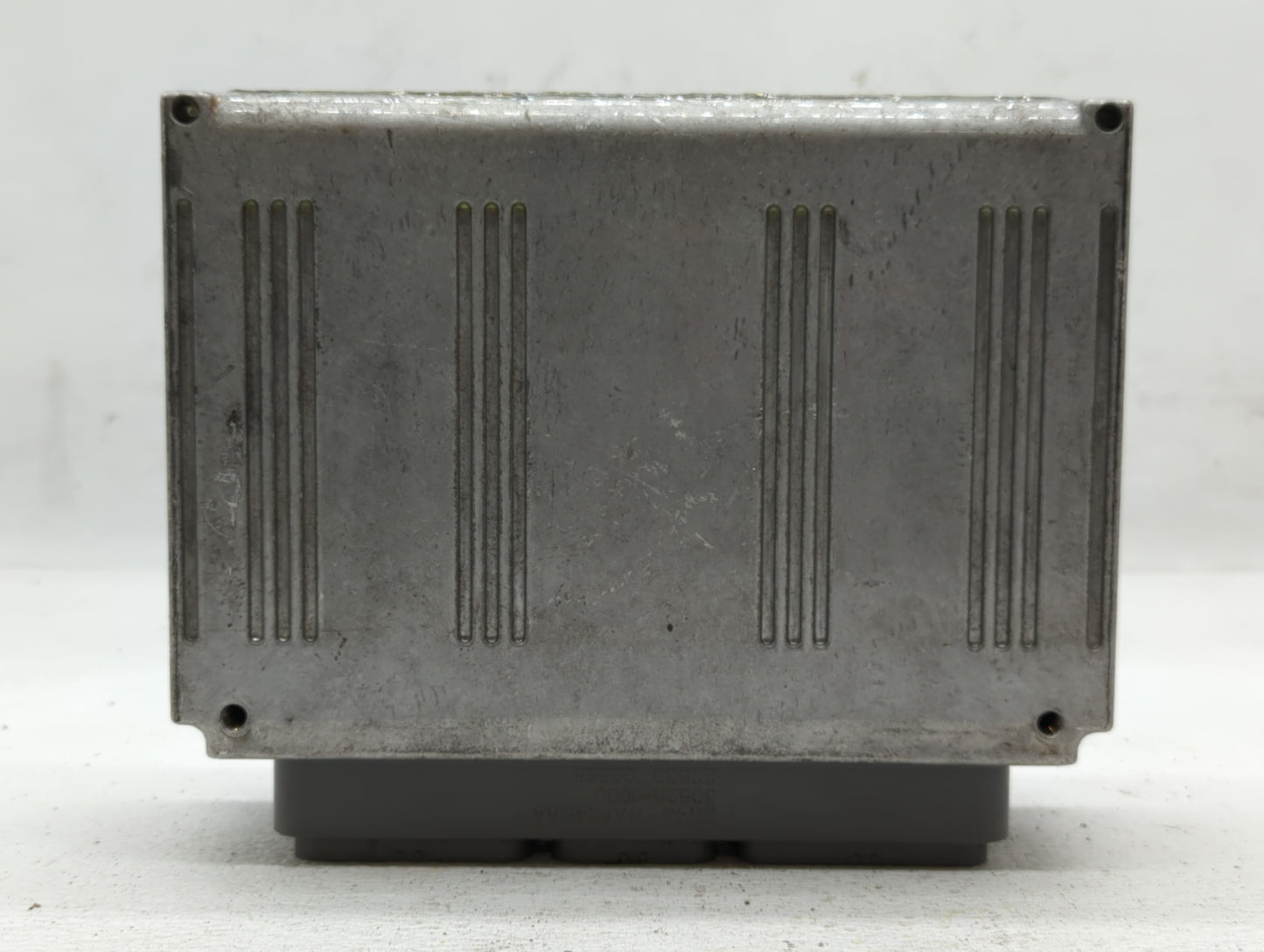 2002 Ford Explorer PCM Engine Control Computer ECU ECM PCU OEM P/N:1L2F-12A650-AGL 1L2F-12A650-AGF, 1L2F-12A650-AGM Fits OEM