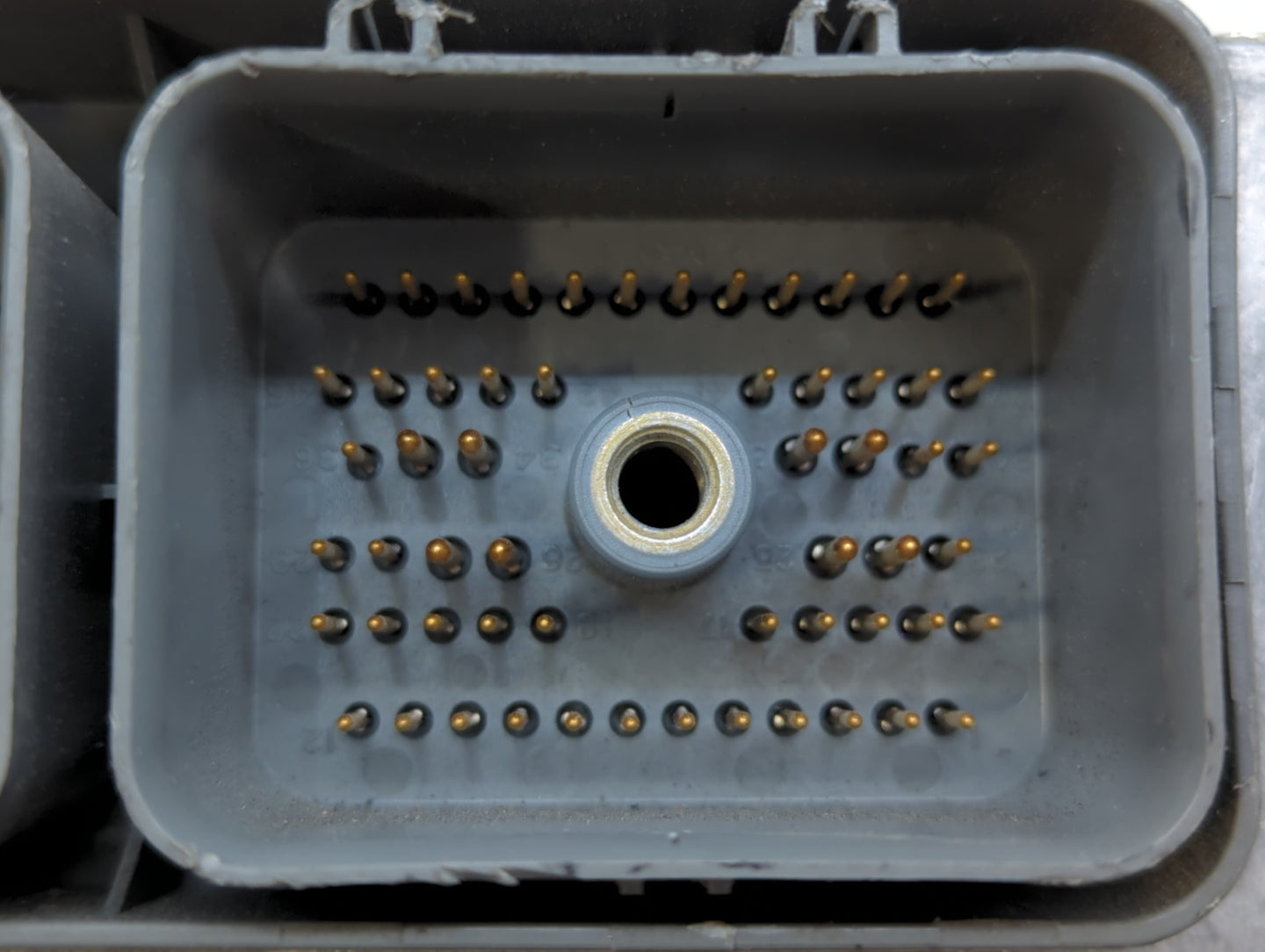 2002 Ford Explorer PCM Engine Control Computer ECU ECM PCU OEM P/N:1L2F-12A650-AGL 1L2F-12A650-AGF, 1L2F-12A650-AGM Fits OEM