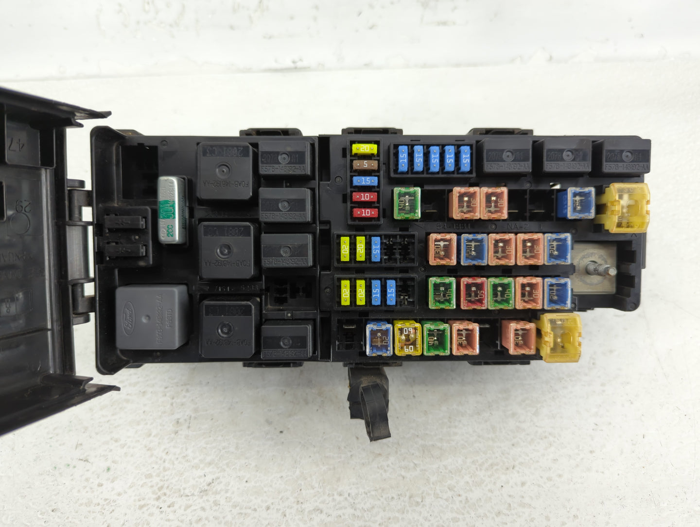 2002-2010 Ford Explorer Fusebox Fuse Box Panel Relay Module P/N:2L2T 14398 DJ Fits OEM Used Auto Parts - Oemusedautoparts1.c