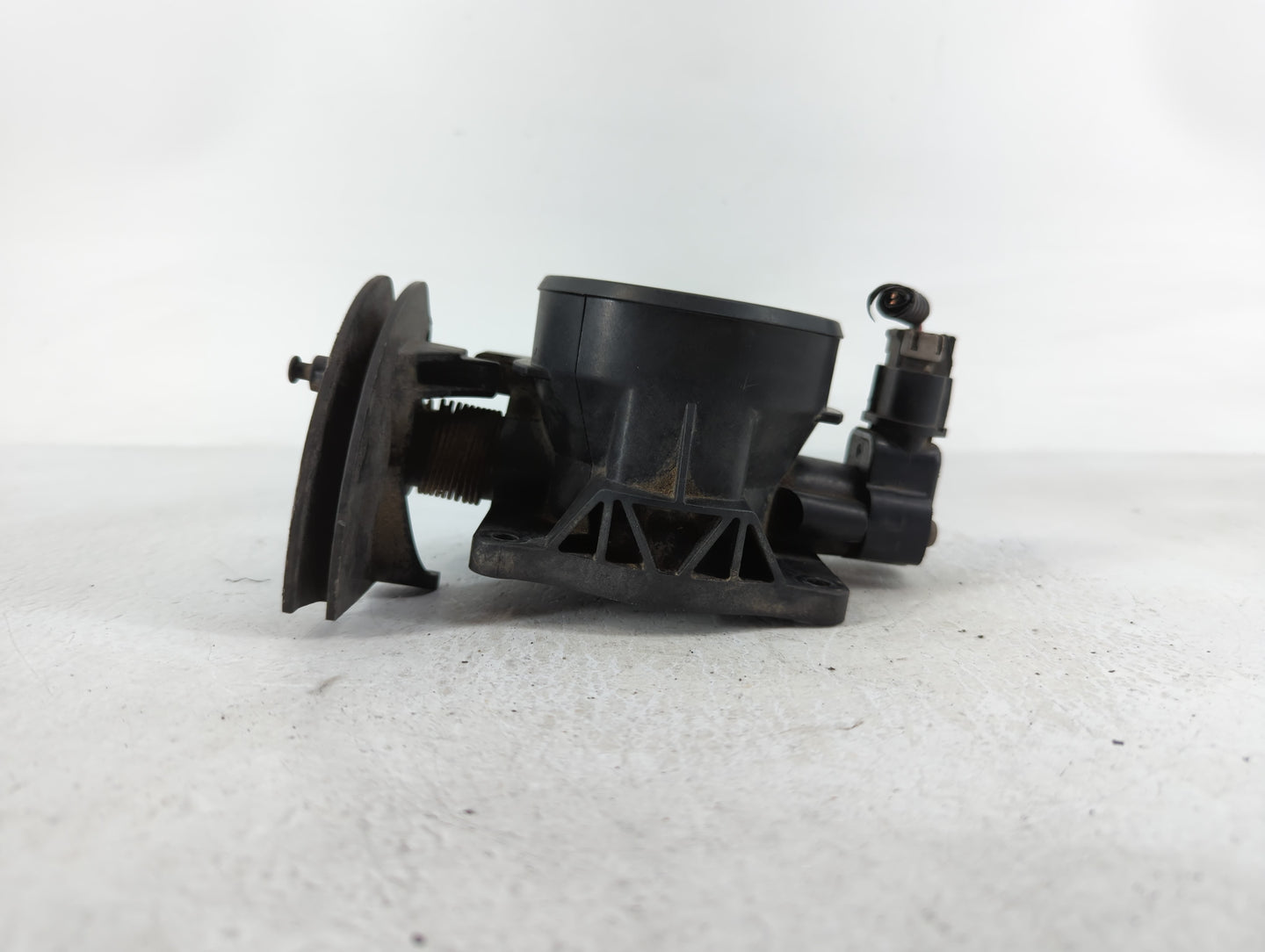 2002 Ford Explorer Throttle Body P/N:1L2U-9U538-AD Fits OEM Used Auto Parts - Oemusedautoparts1.com