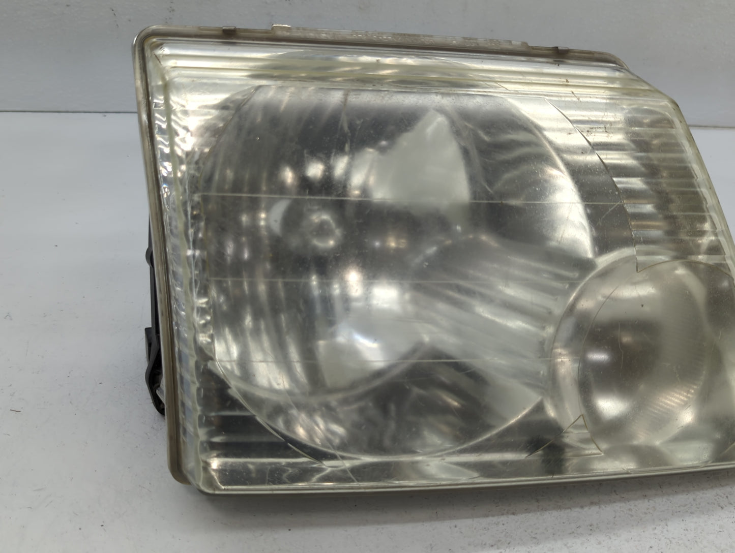 Ford Explorer Driver Left Oem Head Light Headlight Lamp - Oemusedautoparts1.com