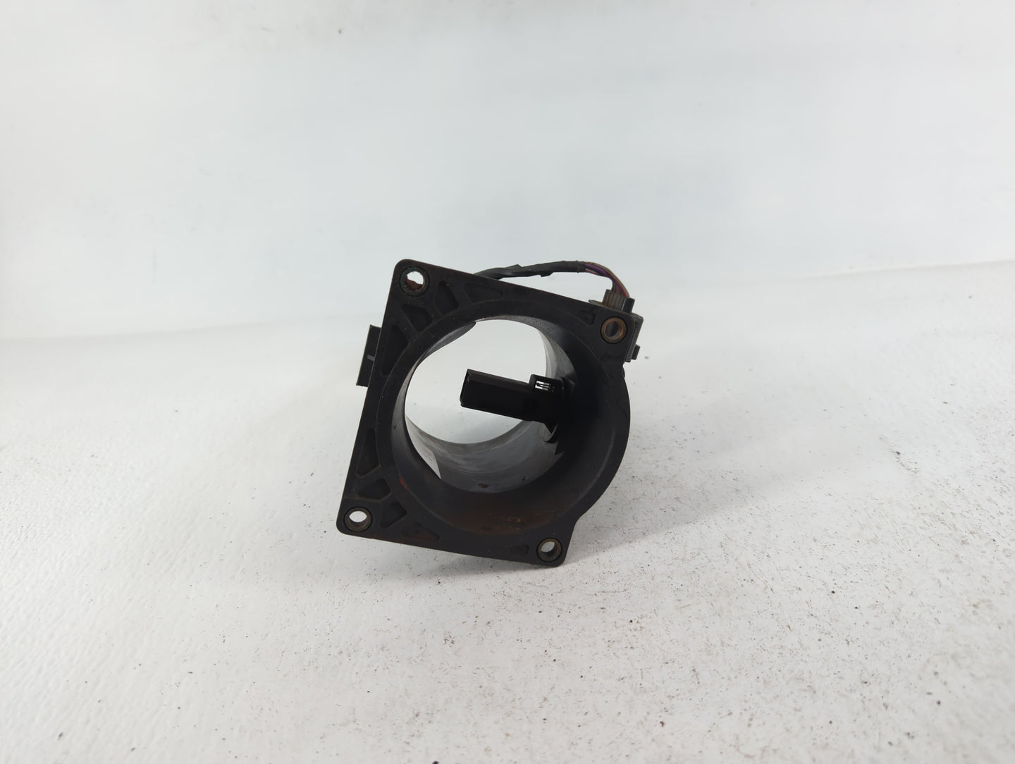 2002-2005 Ford Explorer Mass Air Flow Meter Maf - Oemusedautoparts1.com