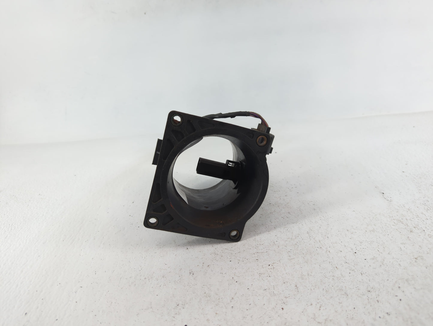 2002-2005 Ford Explorer Mass Air Flow Meter Maf - Oemusedautoparts1.com
