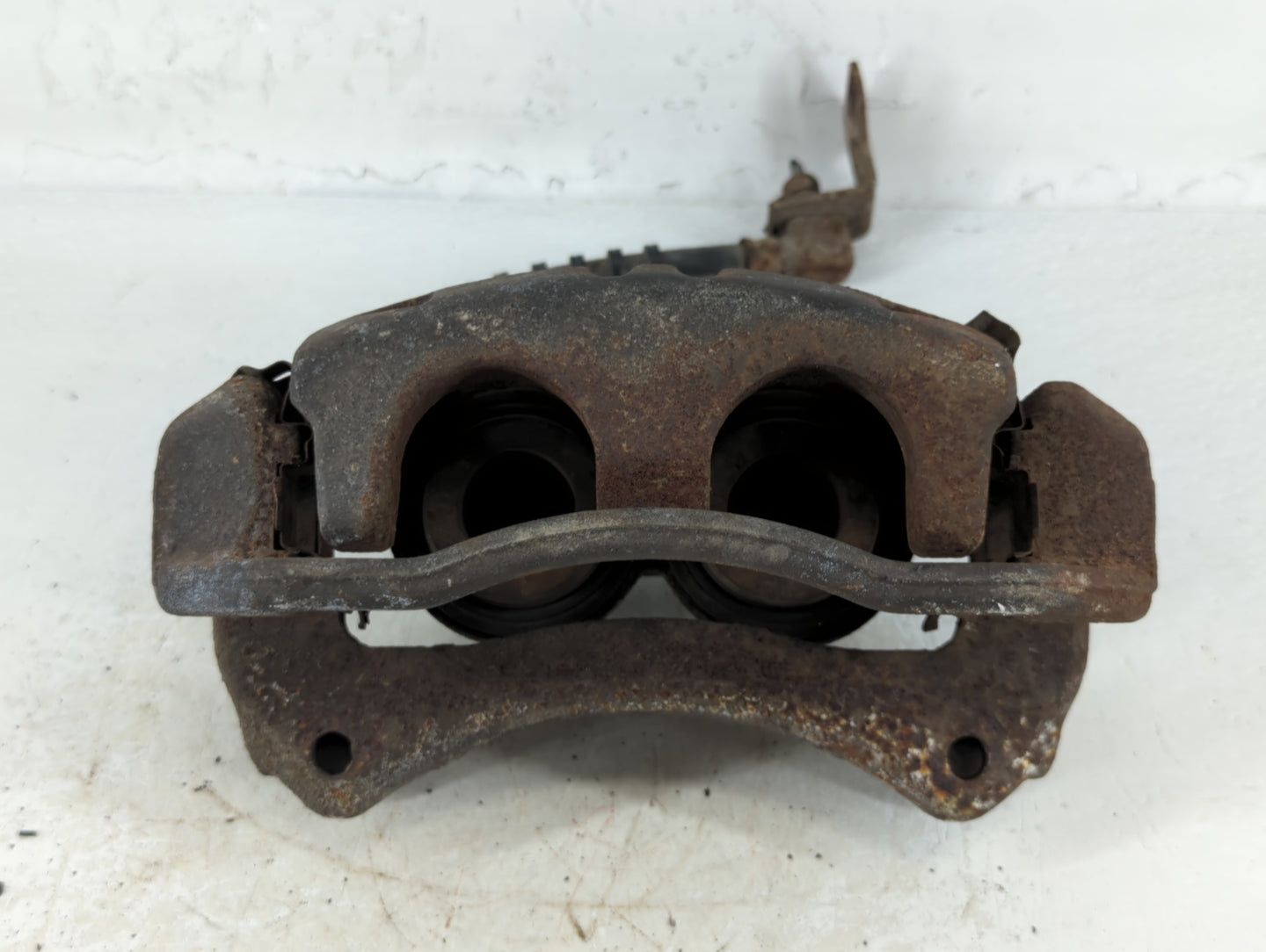 Ford Explorer Front Driver Left Brake Caliper 700825 - Oemusedautoparts1.com