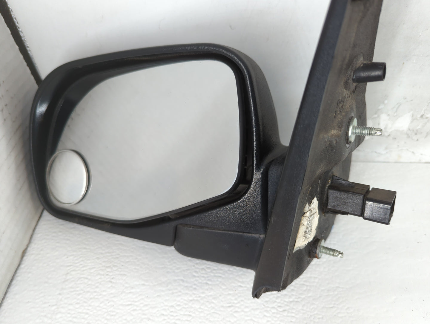 2002-2005 Ford Explorer Driver Side View Mirror - Left Door Mirror OEM Used - Oemusedautoparts1.com