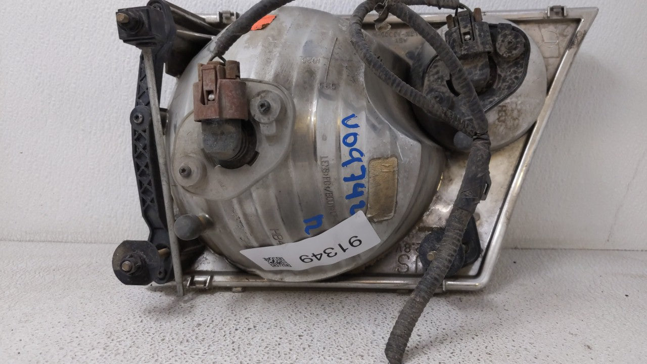 2002-2005 Ford Explorer Passenger Right Oem Head Light Headlight Lamp - Oemusedautoparts1.com