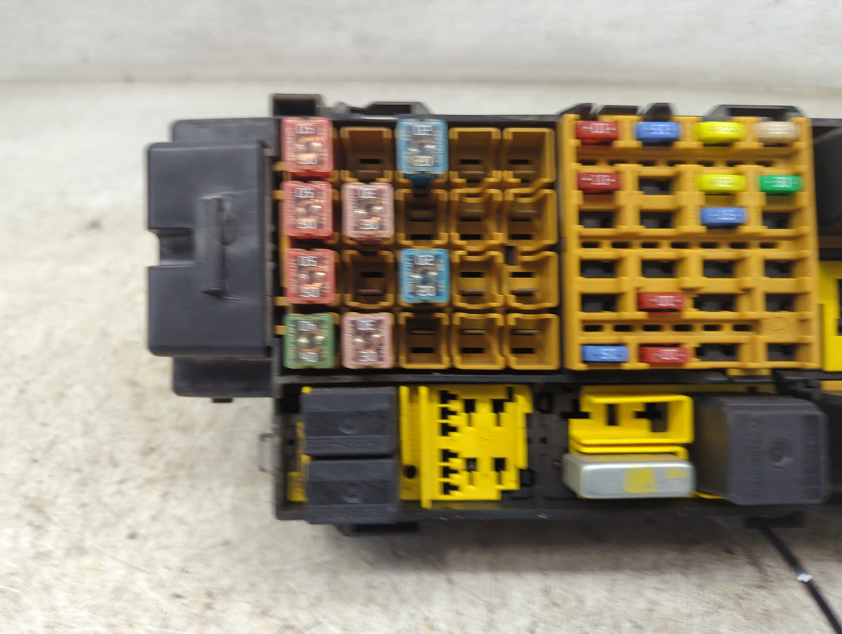 2002-2005 Ford Explorer Sport Trac Fusebox Fuse Box Panel Relay Module P/N:2L5T-14A075-A P31F49985F Fits OEM Used Auto Parts