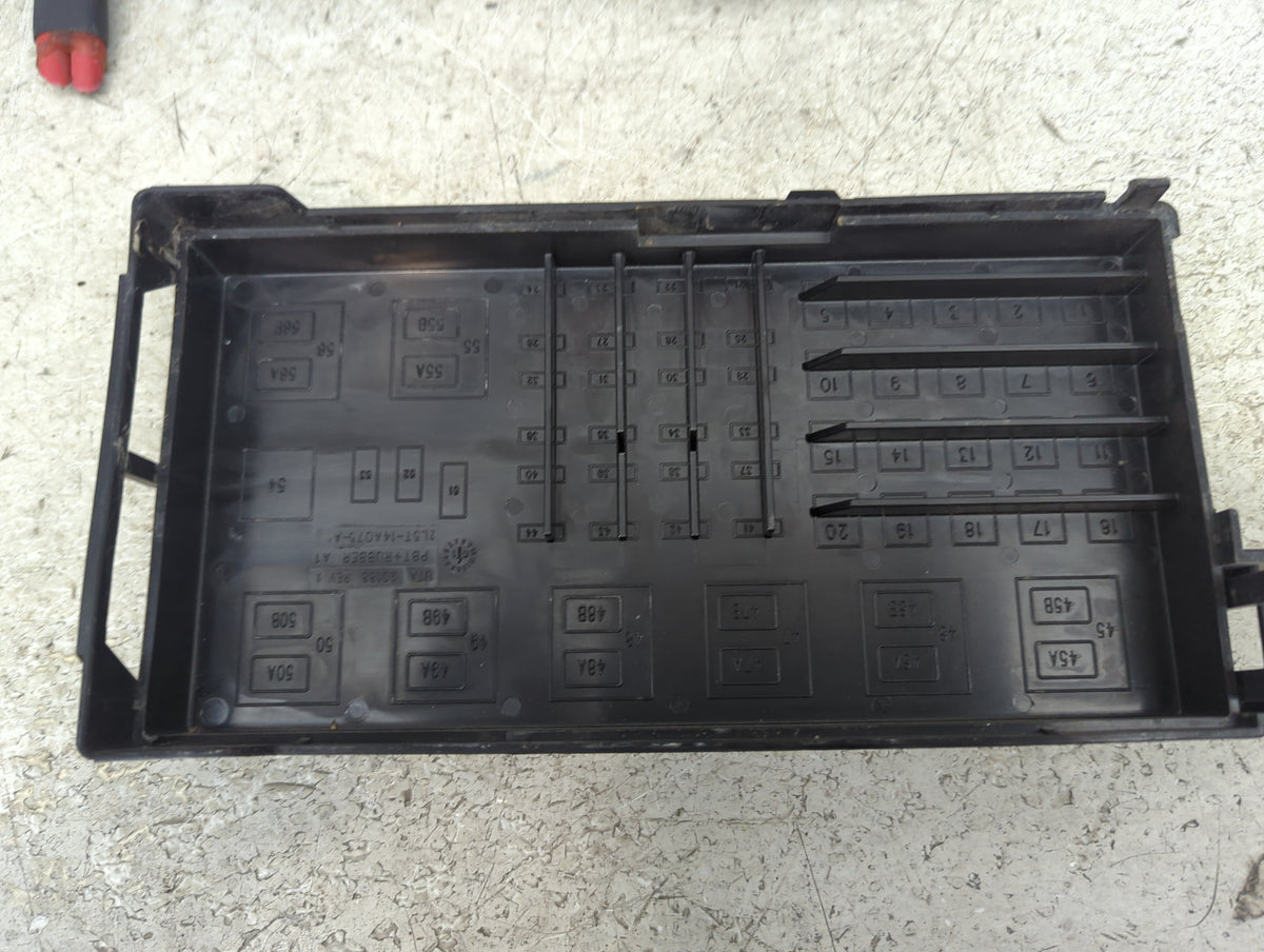 2002-2005 Ford Explorer Sport Trac Fusebox Fuse Box Panel Relay Module P/N:2L5T-14A075-A P31F49985F Fits OEM Used Auto Parts
