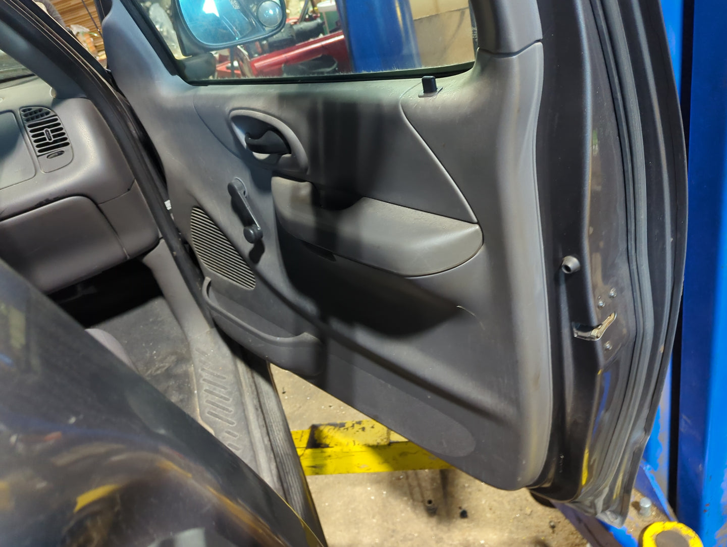 2002 Ford F-150 Front Right Passenger Interior Door Panel Trim - Oemusedautoparts1.com