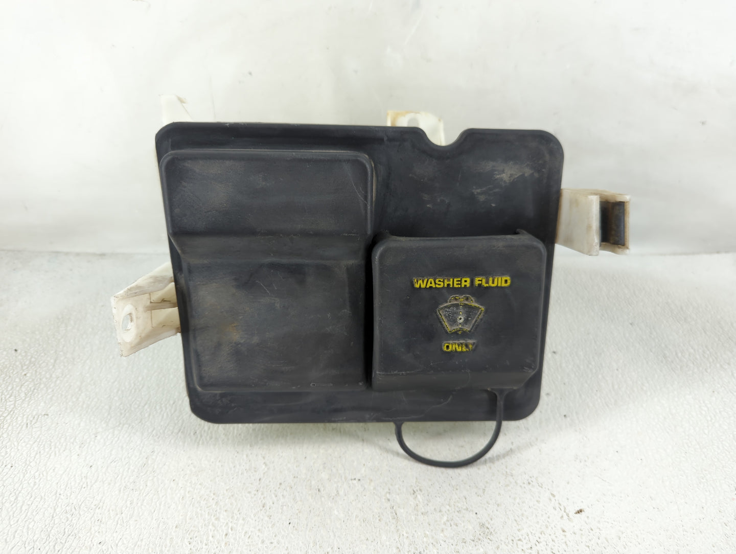 1998-2006 Ford F-150 Windshield Washer Fluid Reservoir Bottle Oem - Oemusedautoparts1.com