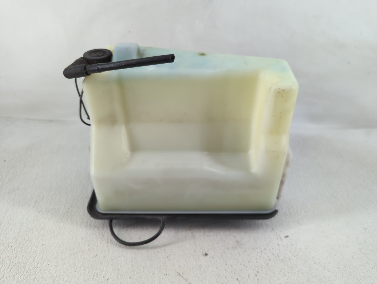 1998-2006 Ford F-150 Windshield Washer Fluid Reservoir Bottle Oem - Oemusedautoparts1.com