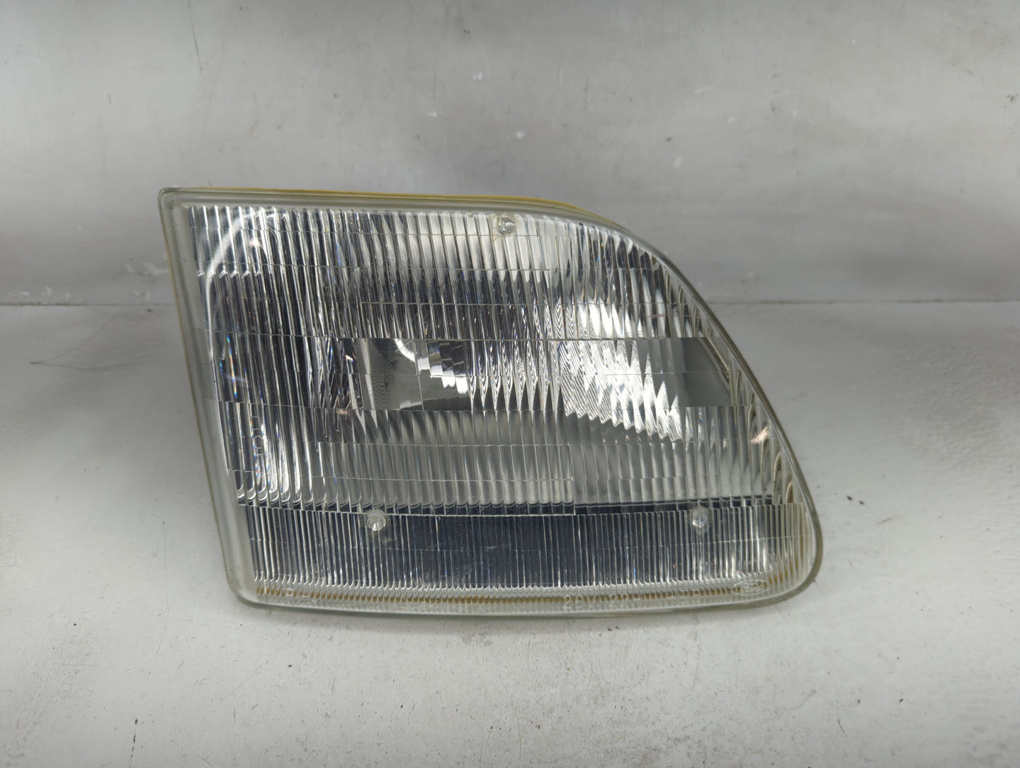 1997-2003 Ford F-150 Passenger Right Oem Head Light Headlight Lamp - Oemusedautoparts1.com