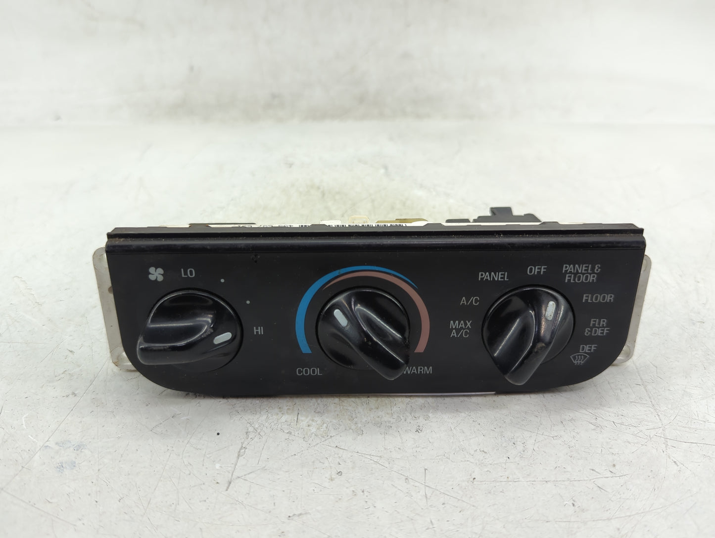 2002 Ford F-150 Climate Control Module Temperature AC/Heater Replacement P/N:YL3H-19E764-A Fits OEM Used Auto Parts - Oemuse