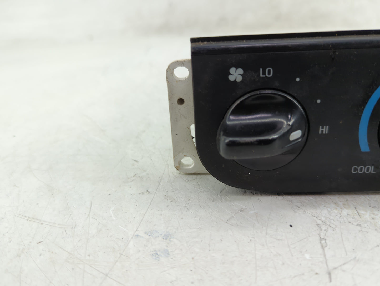 2002 Ford F-150 Climate Control Module Temperature AC/Heater Replacement P/N:YL3H-19E764-A Fits OEM Used Auto Parts - Oemuse