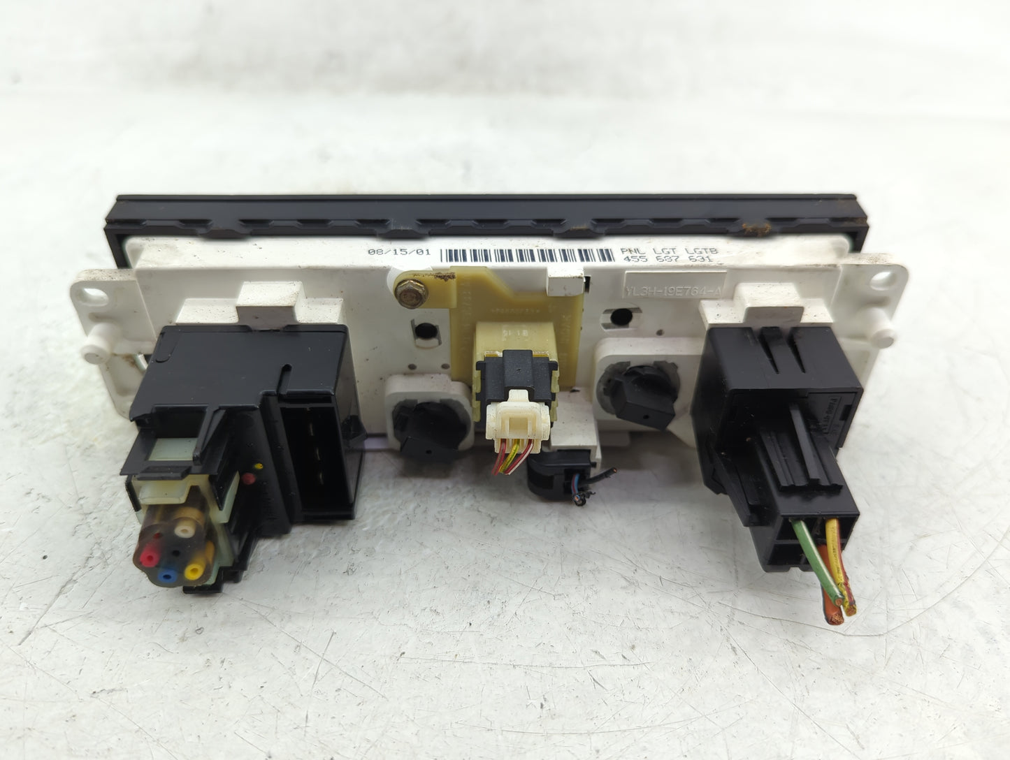 2002 Ford F-150 Climate Control Module Temperature AC/Heater Replacement P/N:YL3H-19E764-A Fits OEM Used Auto Parts - Oemuse