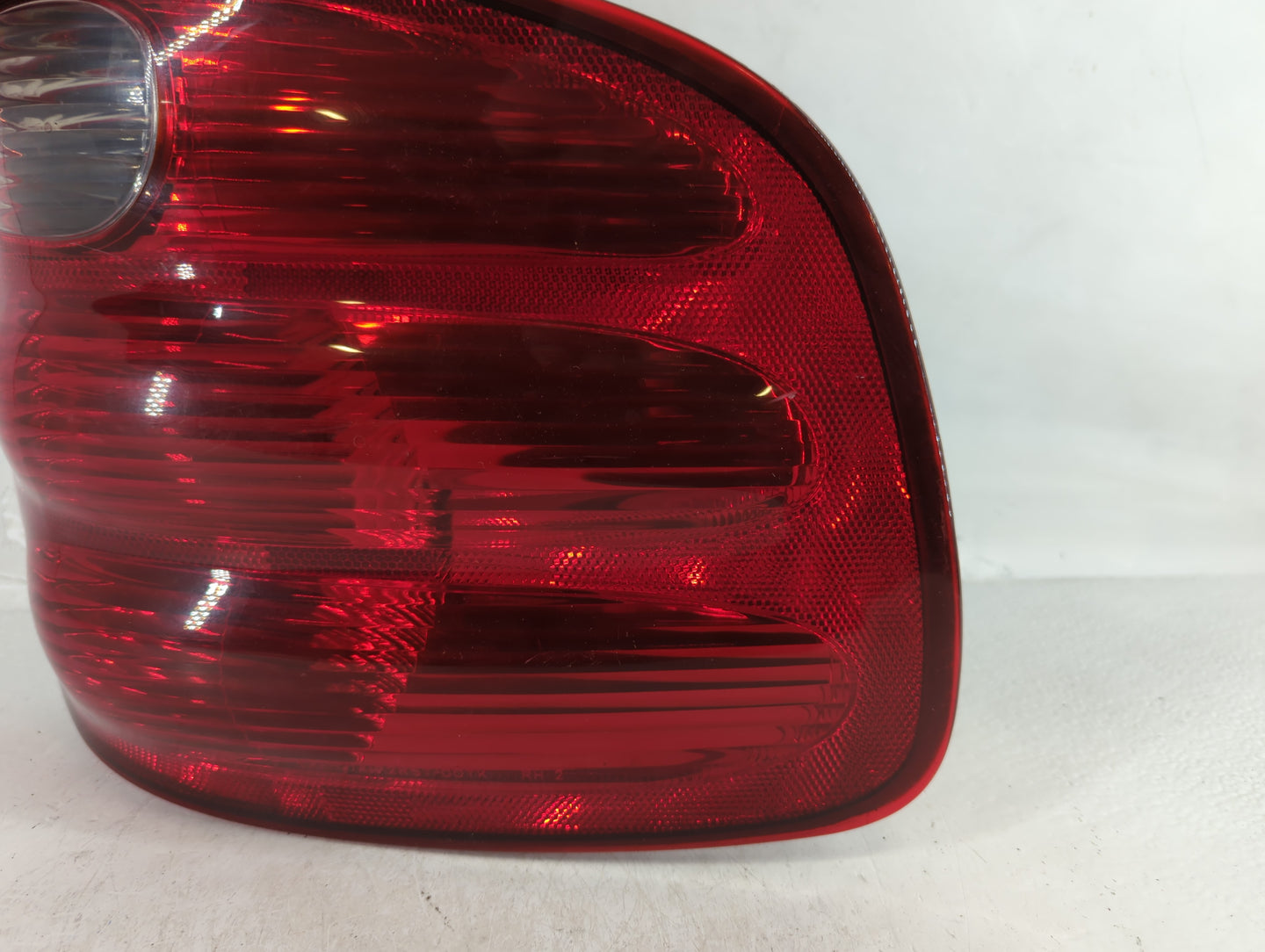 2000-2004 Ford F-150 Tail Light Assembly Passenger Right OEM P/N:44ZH-1499A YL3X-13440-A Fits Fits 2000 2001 2002 2003 2004 