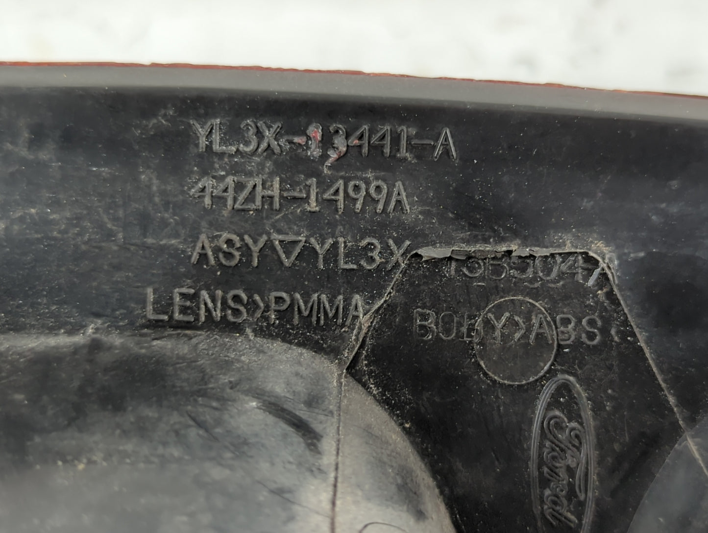 2000-2004 Ford F-150 Tail Light Assembly Driver Left OEM P/N:YL3X-13441-A 44ZH-1499A Fits Fits 2000 2001 2002 2003 2004 OEM 