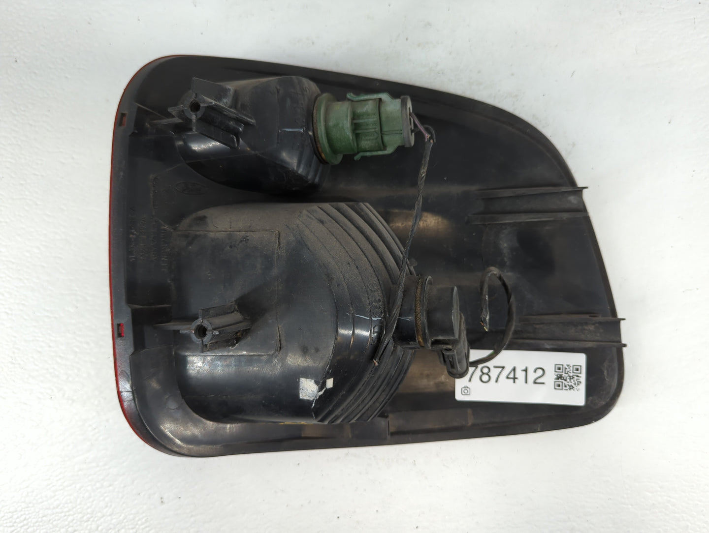 2000-2004 Ford F-150 Tail Light Assembly Driver Left OEM P/N:YL3X-13441-A 44ZH-1499A Fits Fits 2000 2001 2002 2003 2004 OEM 