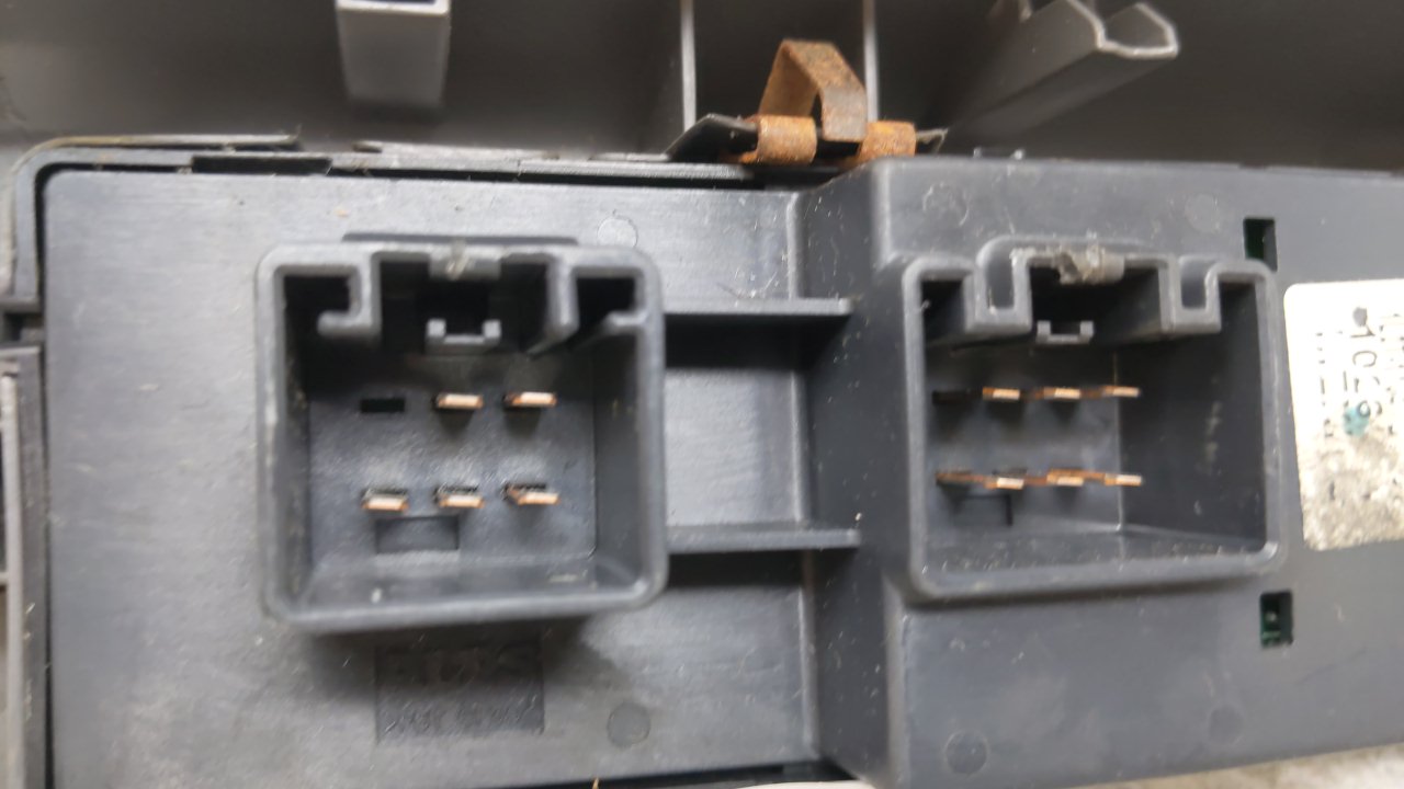 2002 Ford F-250 Master Power Window Switch Replacement Driver Side Left Fits OEM Used Auto Parts - Oemusedautoparts1.com