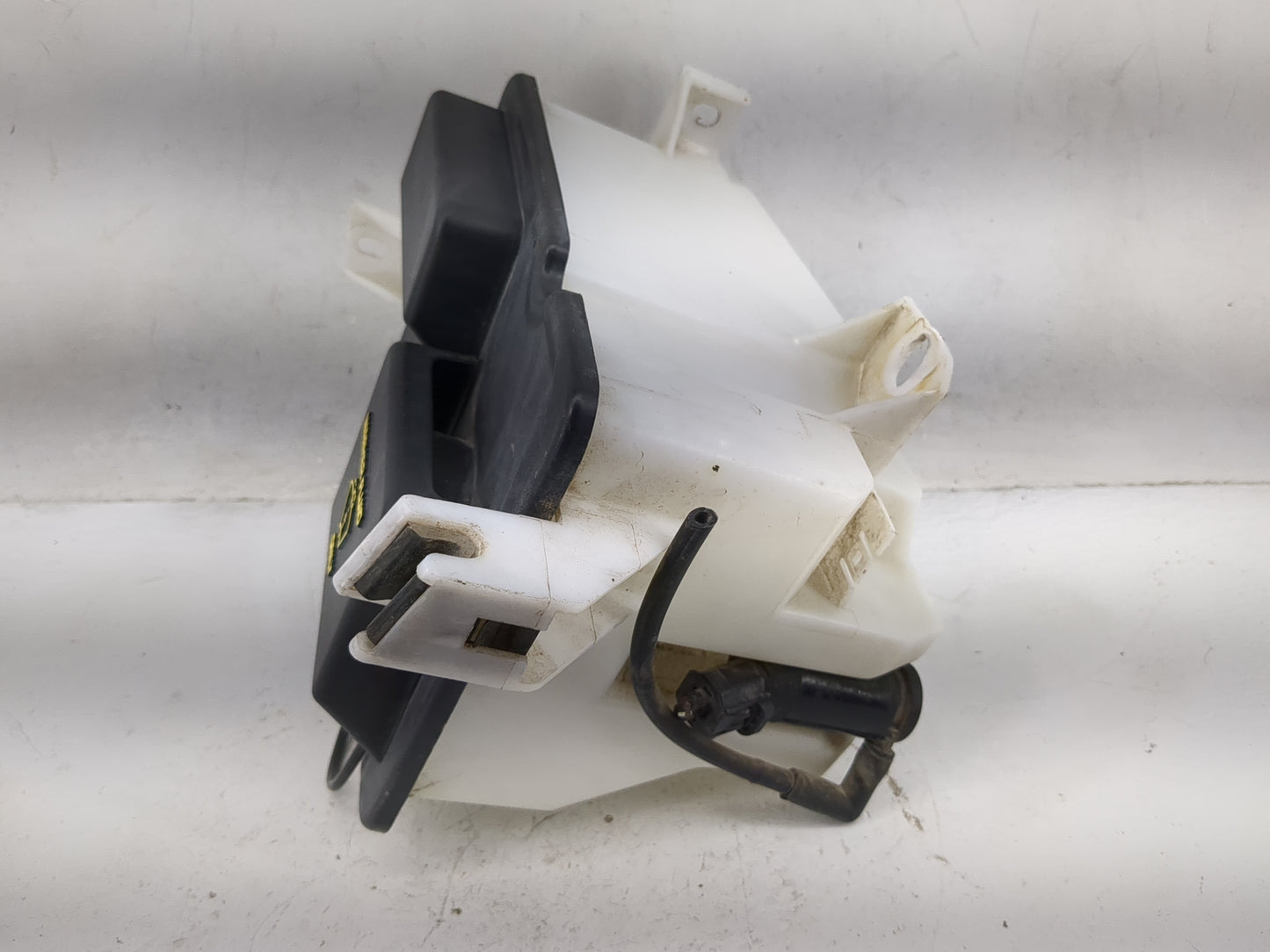 2002 Ford F150 Windshield Washer Fluid Reservoir Bottle Oem - Oemusedautoparts1.com
