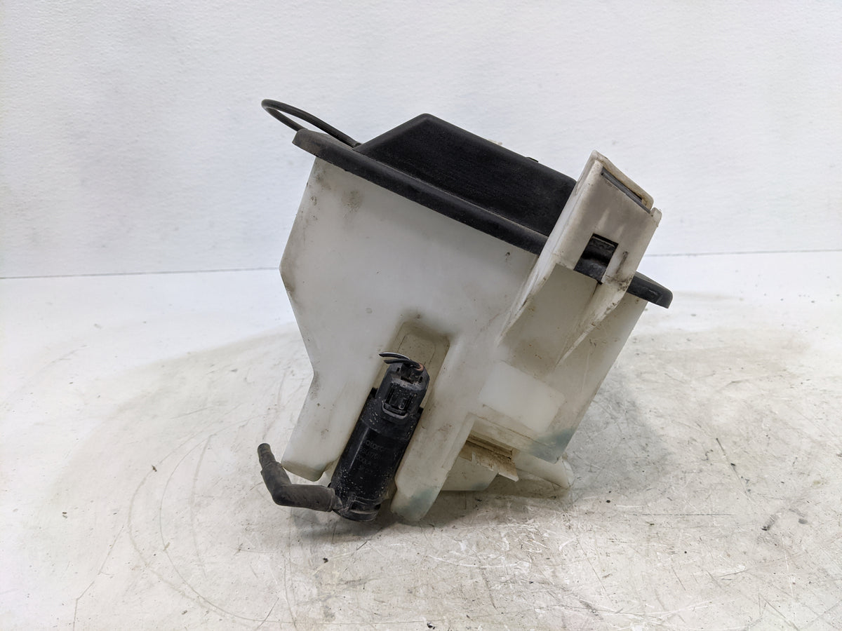 Ford F150 Windshield Washer Fluid Reservoir Bottle Oem 1515781 - Oemusedautoparts1.com