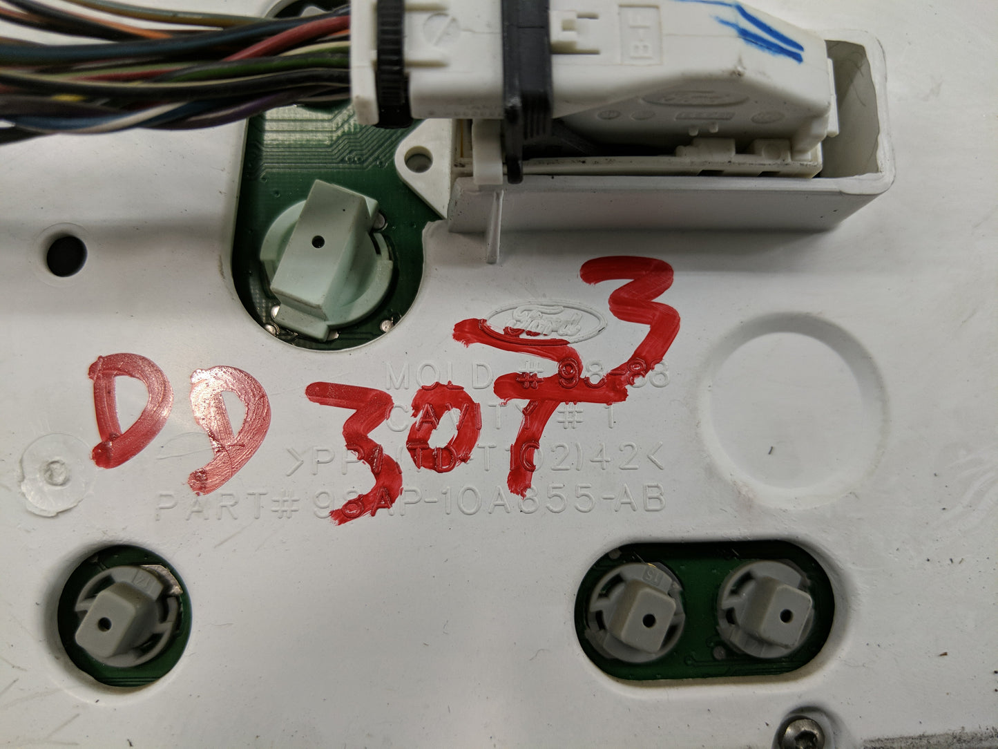 2000-2004 Ford Focus Instrument Cluster Speedometer Gauges P/N:98AP-10A855-AB Fits Fits 2000 2001 2002 2003 2004 OEM Used Au