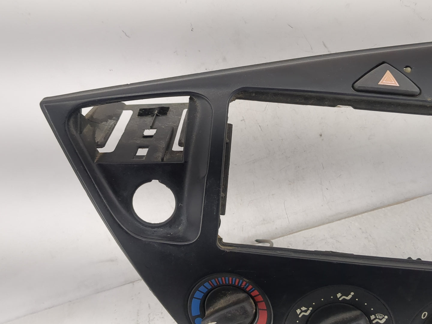 2000-2007 Ford Focus Climate Control Module Temperature AC/Heater Replacement P/N:44ZG-2445 Fits OEM Used Auto Parts - Oemus