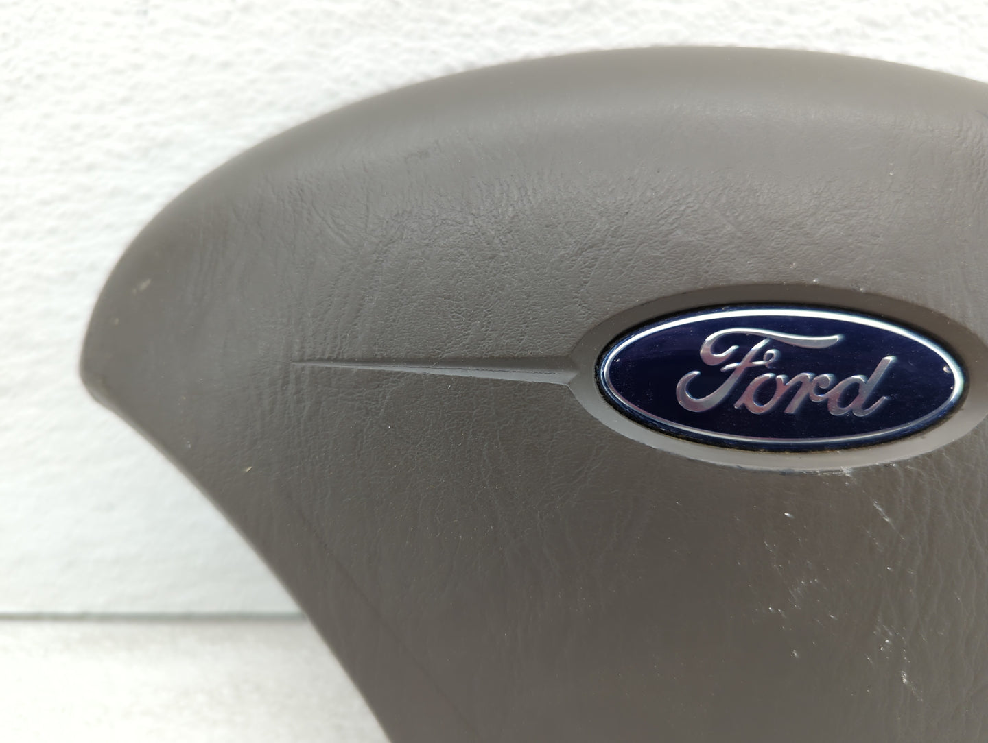 2014 Ford Focus Air Bag Driver Left Steering Wheel Mounted P/N:A042885 Fits OEM Used Auto Parts - Oemusedautoparts1.com