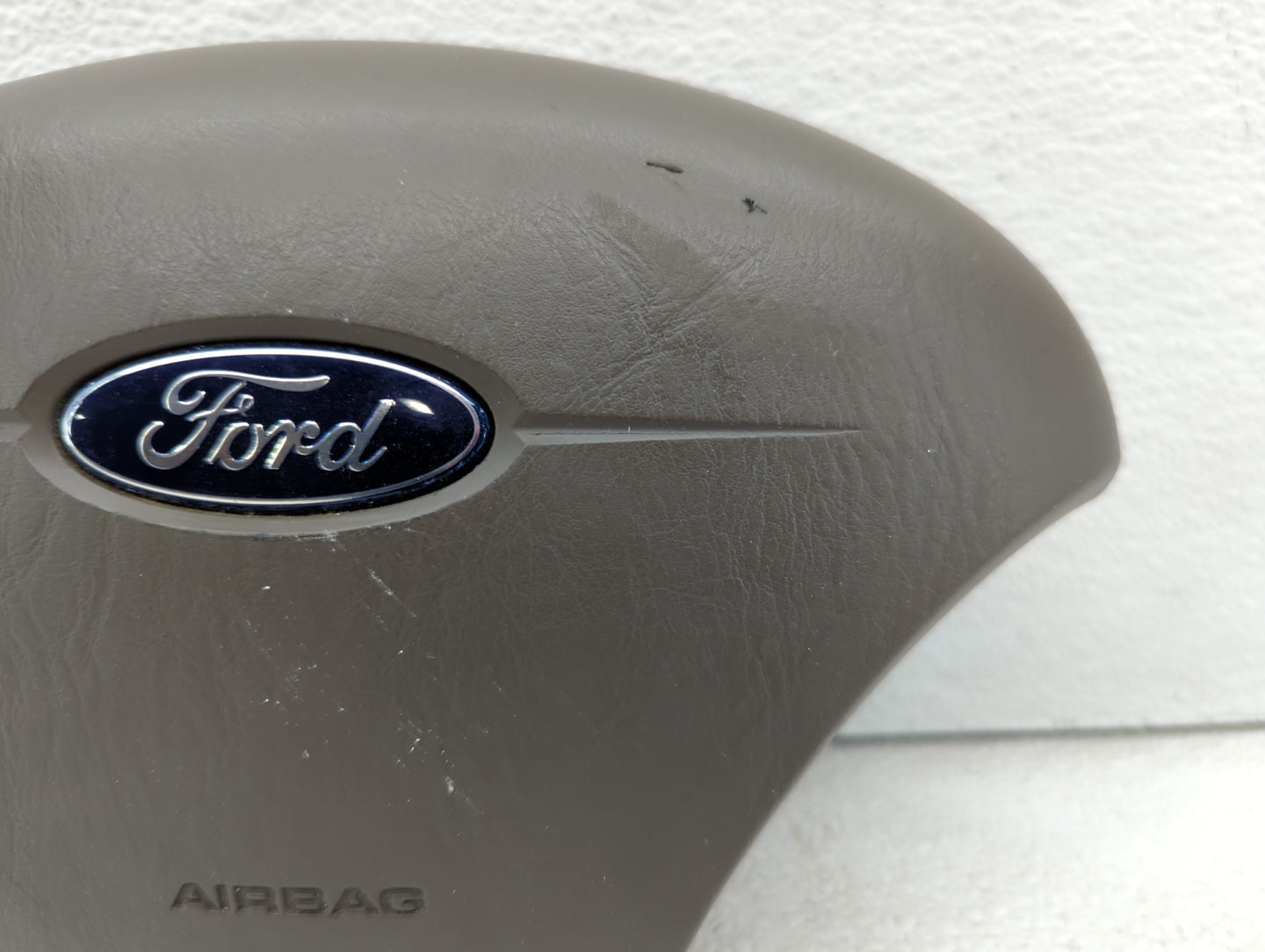 2014 Ford Focus Air Bag Driver Left Steering Wheel Mounted P/N:A042885 Fits OEM Used Auto Parts - Oemusedautoparts1.com
