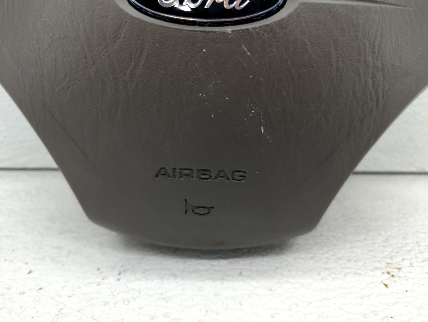 2014 Ford Focus Air Bag Driver Left Steering Wheel Mounted P/N:A042885 Fits OEM Used Auto Parts - Oemusedautoparts1.com