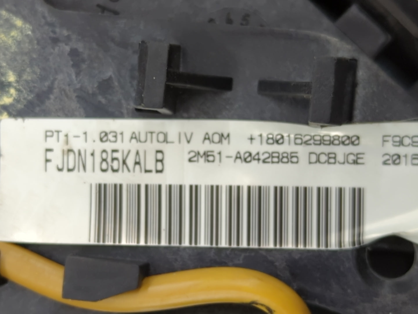 2014 Ford Focus Air Bag Driver Left Steering Wheel Mounted P/N:A042885 Fits OEM Used Auto Parts - Oemusedautoparts1.com