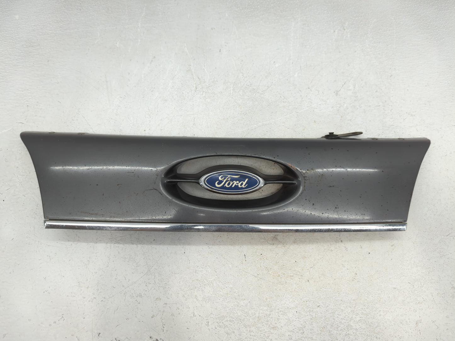 2002 Ford Fusion Front Grille Bumper Not Included - Oemusedautoparts1.com