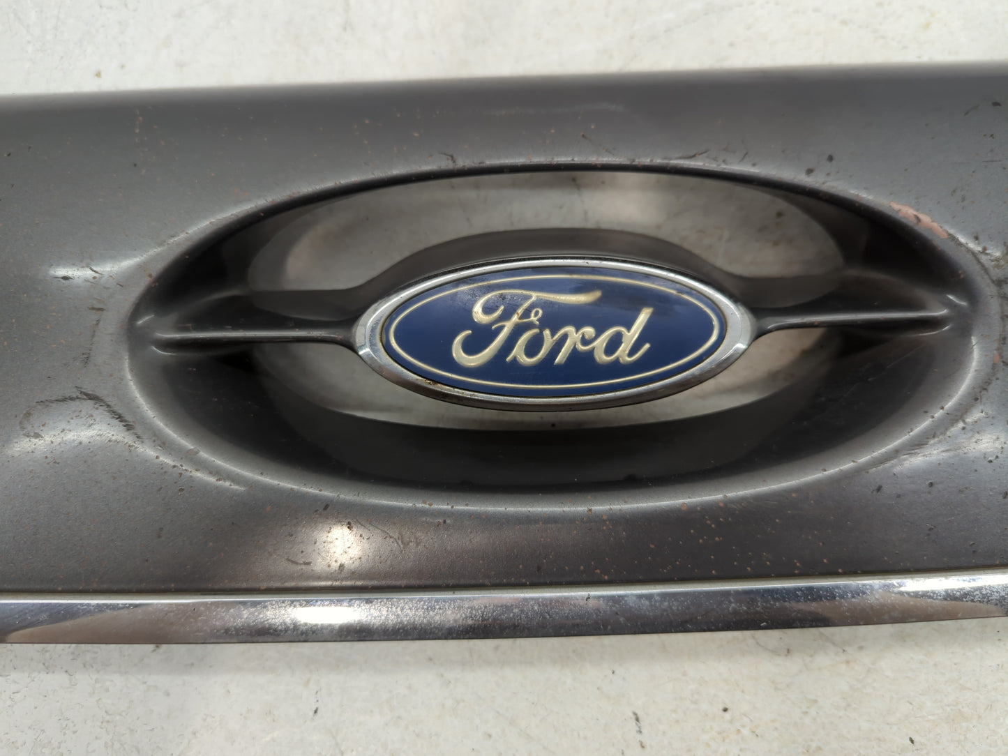 2002 Ford Fusion Front Grille Bumper Not Included - Oemusedautoparts1.com