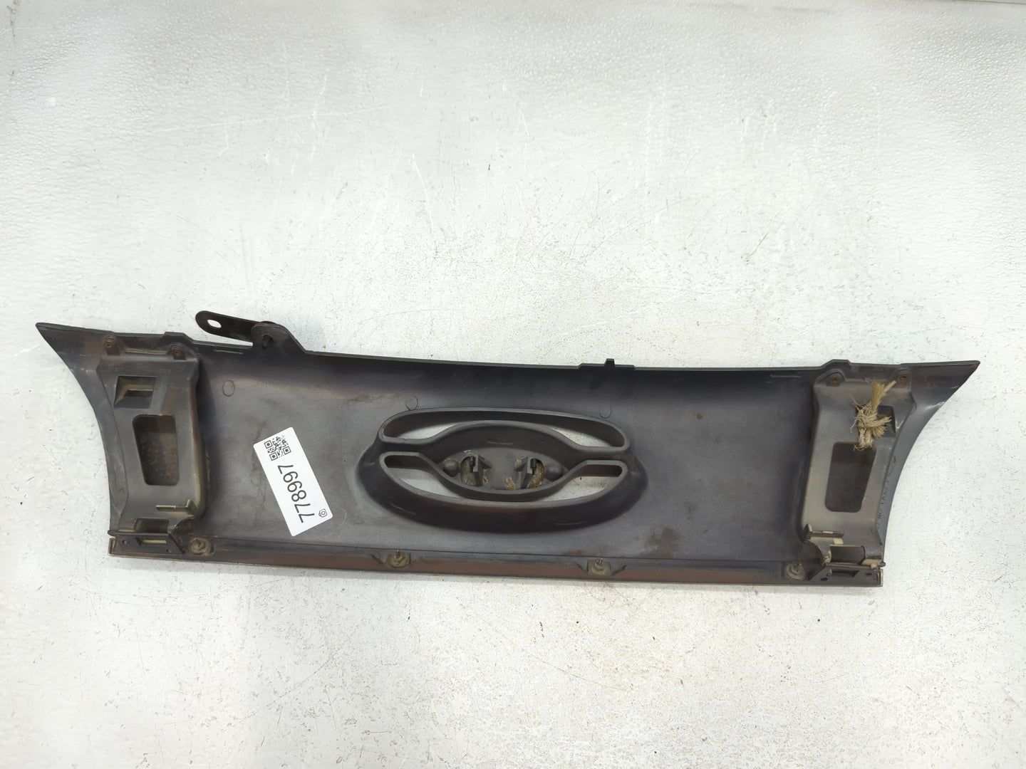 2002 Ford Fusion Front Grille Bumper Not Included - Oemusedautoparts1.com
