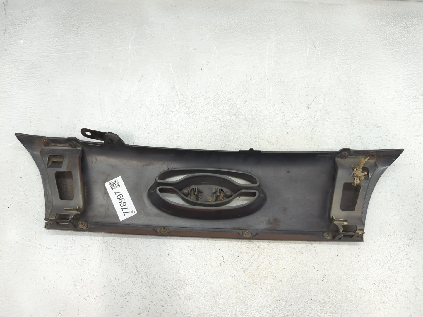 2002 Ford Fusion Front Grille Bumper Not Included - Oemusedautoparts1.com