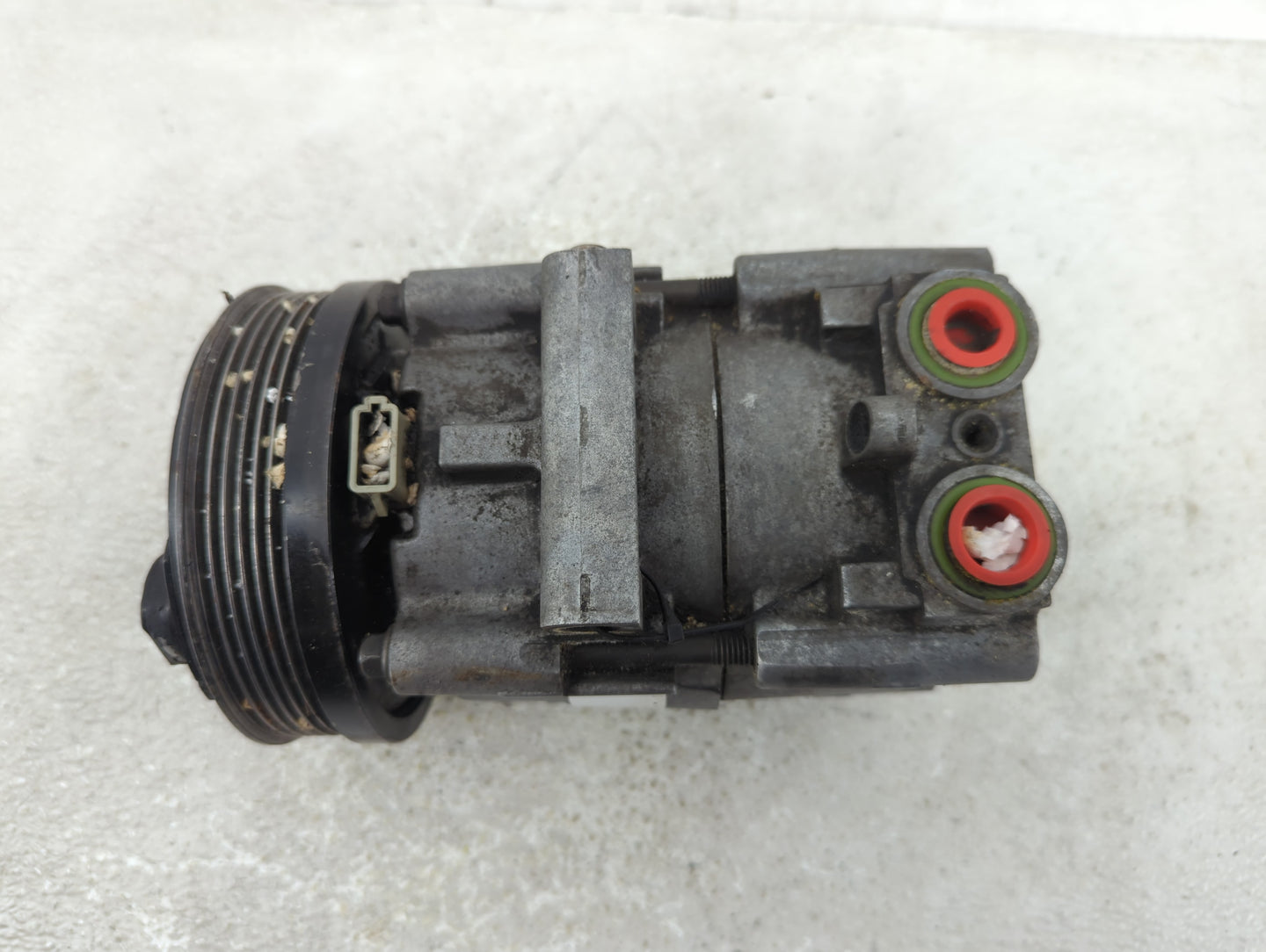 2002 Ford Mondeo Alternator Replacement Generator Charging Assembly Engine OEM P/N:2200TDCI Fits OEM Used Auto Parts - Oemus