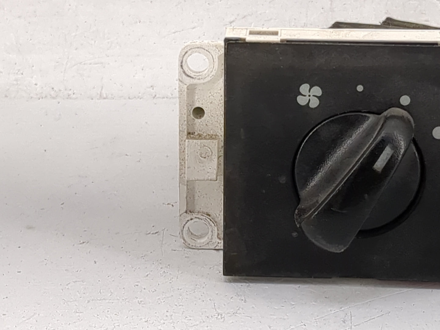 2001-2004 Ford Mustang Climate Control Module Temperature AC/Heater Replacement Fits Fits 2001 2002 2003 2004 OEM Used Auto 