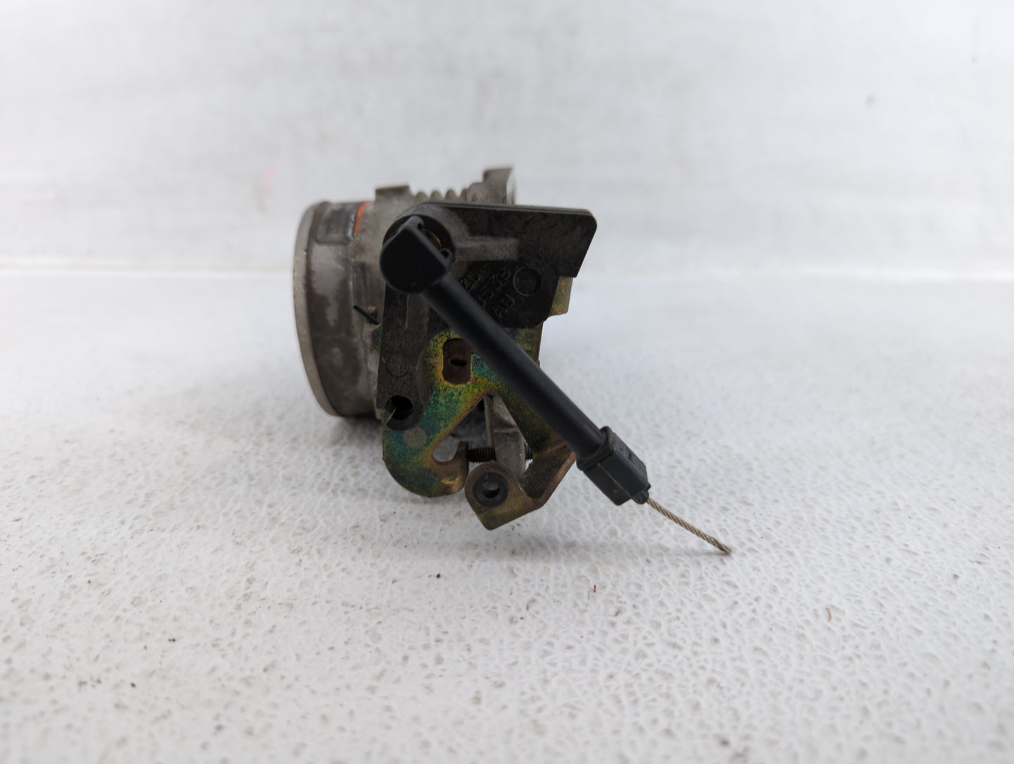2002-2004 Ford Mustang Throttle Body P/N:2R3U-BA F4SF 9B989 Fits Fits 2002 2003 2004 OEM Used Auto Parts - Oemusedautoparts1