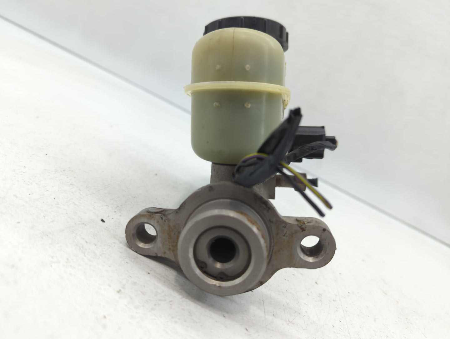 1999-2004 Ford Mustang Brake Master Cylinder - Oemusedautoparts1.com