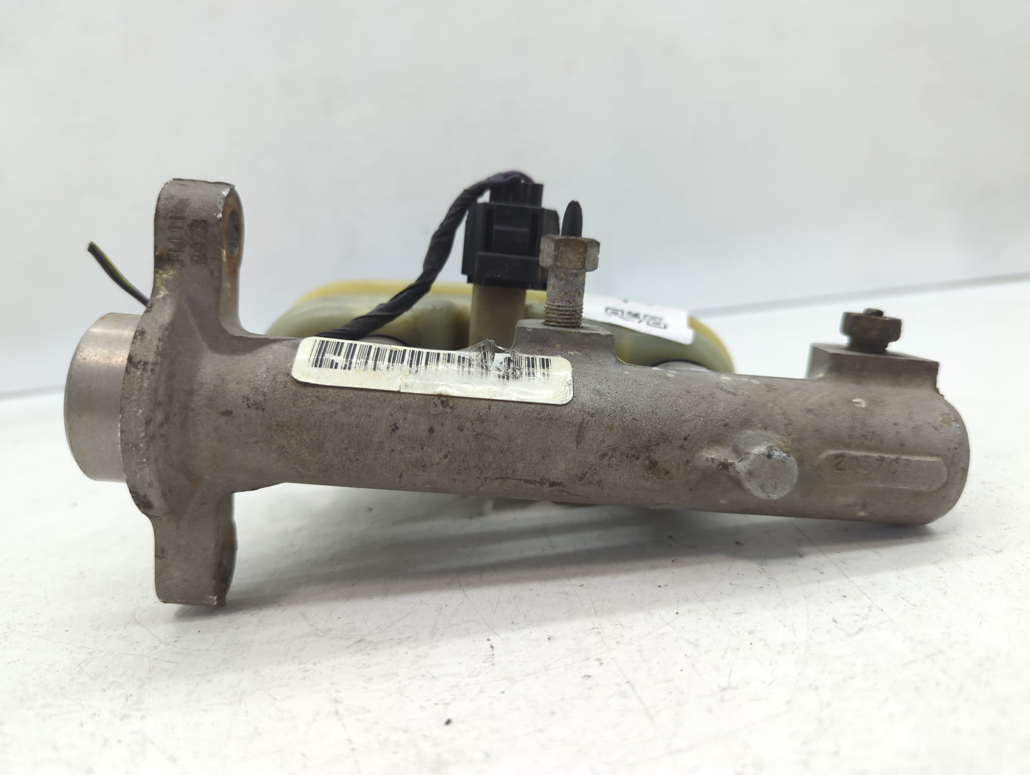 1999-2004 Ford Mustang Brake Master Cylinder - Oemusedautoparts1.com