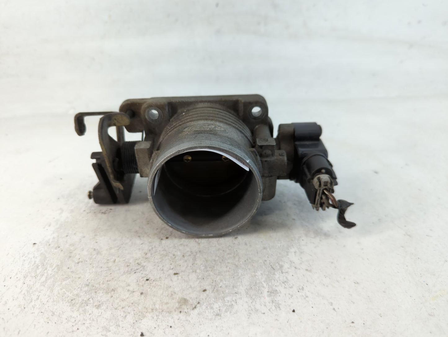 2002-2004 Ford Mustang Throttle Body P/N:F48F-98989 Fits Fits 2002 2003 2004 OEM Used Auto Parts - Oemusedautoparts1.com